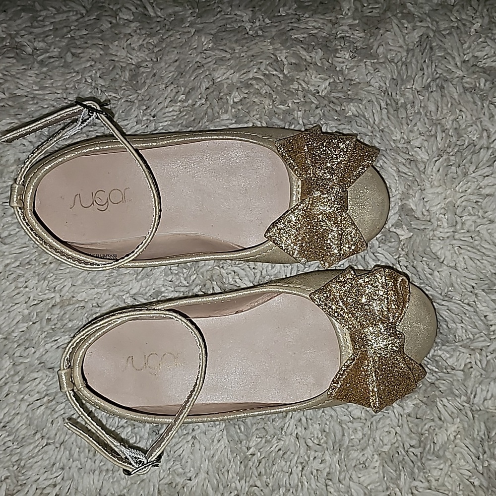 Toddler Gold Dress shoes Like New